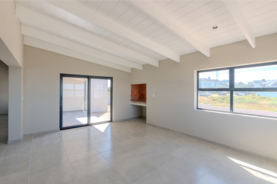 3 Bedroom Property for Sale in Hoogland Western Cape
